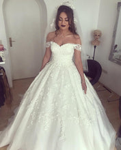 Load image into Gallery viewer, Chic Lace Appliques Sweetheart Ball Gown Wedding Dresses Off The Shoulder-alinanova

