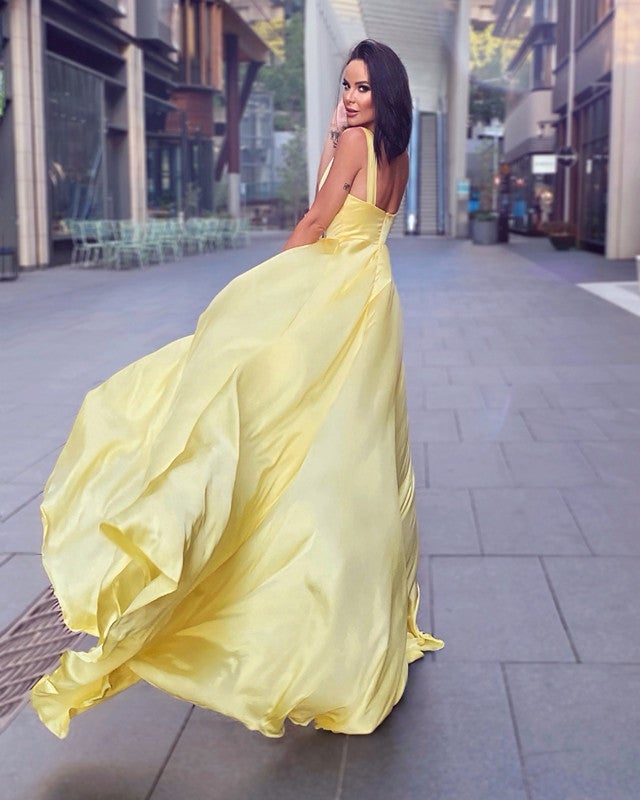 Chiffon Bridesmaid Dresses Plunge Neck Leg Slit Chiffon Bridesmaid Dresses Plunge Neck Leg Slit
