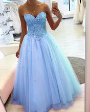 Load image into Gallery viewer, Crystal Beaded Quinceanera Dresses Sweetheart Tulle Ball Gown
