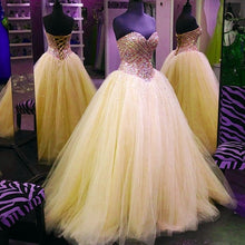 Load image into Gallery viewer, Crystal Beaded Sweetheart Tulle Ball Gowns Prom Quinceanera Dresses
