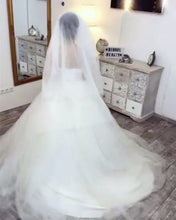 Load image into Gallery viewer, Crystal Beaded Sweetheart Tulle Wedding Dresses Ball Gowns
