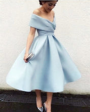 Load image into Gallery viewer, Tea Length Bridesmaid Dresses Light Blue
