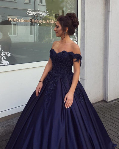 Duchesse-Stil Schulterfrei Ärmellos Applikationen Satin Bodenlang Kleider