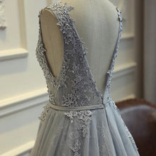 Load image into Gallery viewer, Elegant Lace Appliques Long Tulle Evening Gowns
