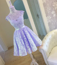Load image into Gallery viewer, Elegant Lace Backless Prom Homecoming Dresses Short Party Gowns
