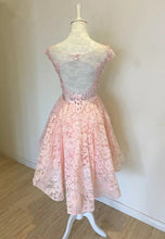 Load image into Gallery viewer, Elegant Lace Backless Prom Homecoming Dresses Short Party Gowns

