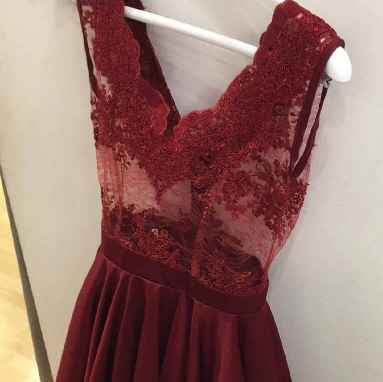 Elegant Lace V-neck Cap Sleeves Homecoming Dresses Short Cocktail Dres –  alinanova