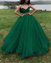 Load image into Gallery viewer, Emerald Green Ball Gown Prom Dresses
