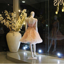 Load image into Gallery viewer, Elegant Pink Lace Appliques Tulle Prom Short Dresses
