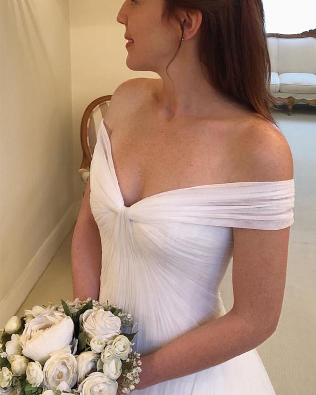 off the shoulder pleated tulle wedding dress Elegant Pleated Tulle V-neck Off Shoulder Princess Wedding Dresses