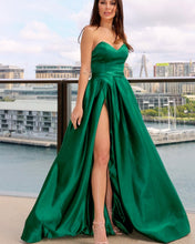 Load image into Gallery viewer, Emerald Green Dresses Prom
