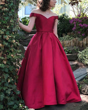 Load image into Gallery viewer, Emerald Green Plus Size Prom Dresses Satin Off The Shoulder Ball Gown
