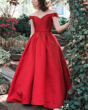 Load image into Gallery viewer, Emerald Green Plus Size Prom Dresses Satin Off The Shoulder Ball Gown
