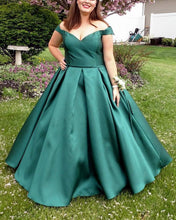 Load image into Gallery viewer, Emerald Green Plus Size Prom Dresses Satin Off The Shoulder Ball Gown-alinanova
