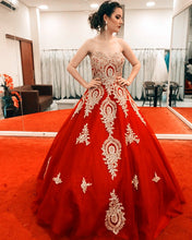 Load image into Gallery viewer, Gold Lace Appliques Sweetheart Ball Gowns Quinceanera Dresses
