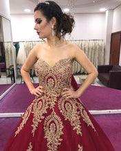 Load image into Gallery viewer, Gold Lace Appliques Sweetheart Ball Gowns Quinceanera Dresses-alinanova
