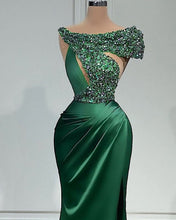 Load image into Gallery viewer, Green Off The Shoulder Dresses
