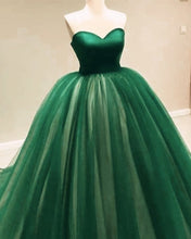 Load image into Gallery viewer, Green Sweetheart Corset Ball Gown Tulle Dresses

