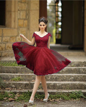 Load image into Gallery viewer, Tulle Homecoming Dresses Burgundy
