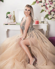 Load image into Gallery viewer, Plus Size Evening Dresses Long Tulle V-neck Prom Gowns Sequin Beaded
