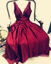 Load image into Gallery viewer, Long-Dresses-Bridesmaid
