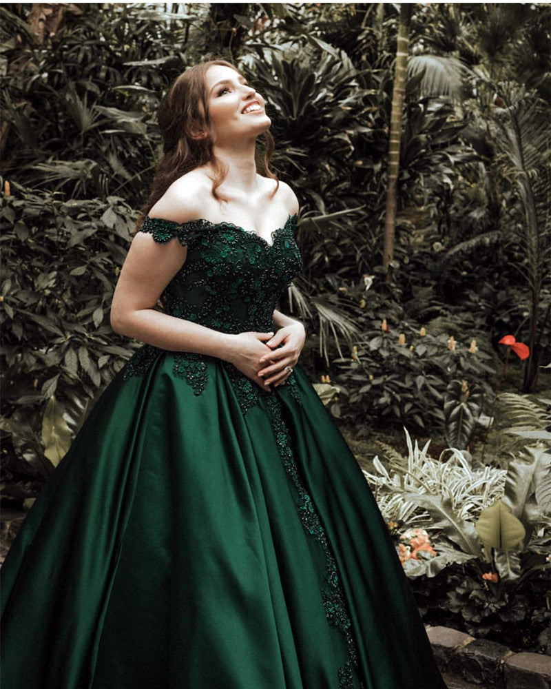 Gorgeous Lace Flower Beaded V-neck Emerald Green Prom Dress Ball Gowns alinanova Gorgeous Lace Flower Beaded V-neck Emerald Green Prom Dress Ball Gowns alinanova