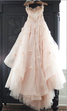 Load image into Gallery viewer, Elegant Lace Sweetheart Tulle A-line Backless Wedding Dresses

