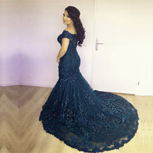Load image into Gallery viewer, Stylish Lace Mermaid Evening Dresses Off-the-shoulder Prom Gowns
