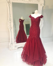 Load image into Gallery viewer, Elegant Lace Appliques V-neck Off The Shoulder Mermaid Prom Dresses
