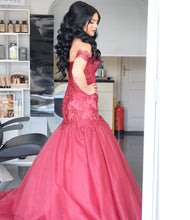Load image into Gallery viewer, Burgundy Lace Appliques Tulle Mermaid Evening Gowns Off Shoulder
