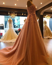 Load image into Gallery viewer, Stylish Flowers Sweetheart Tulle Prom Long Dresses
