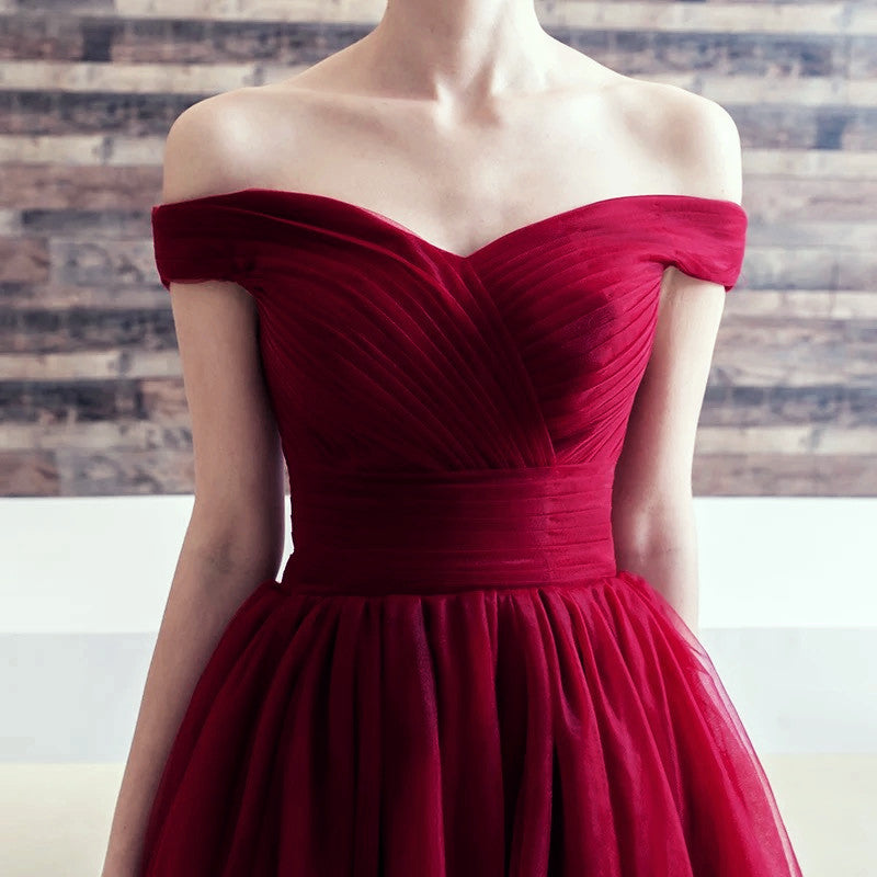 Burgundy Tulle V-neck Off The Shoulder Bridesmaid Dresses Knee Length alinanova Burgundy Tulle V-neck Off The Shoulder Bridesmaid Dresses Knee Length alinanova