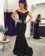 Load image into Gallery viewer, Black Bridesmaid Dresses Mermaid Lace Appliques Gowns
