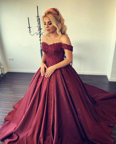 Lace Appliques Sweetheart Ball Gowns Wedding Dress Satin Off Shoulder-alinanova