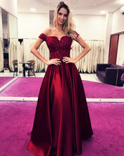 Load image into Gallery viewer, Burgundy Lace Appliques Long Satin Gown
