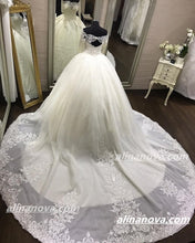 Load image into Gallery viewer, Lace Long Sleeves Open Back Wedding Dresses Ball Gowns Off Shoulder
