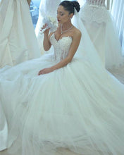 Load image into Gallery viewer, Wedding Dress Sweetheart Neckline
