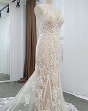 Load image into Gallery viewer, Elegant Mermaid Wedding Dress
