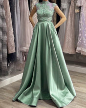 Load image into Gallery viewer, Two Piece Satin Appliques Prom Dress With Pockets
