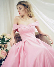 Load image into Gallery viewer, Elegant Satin Prom Gowns Pink
