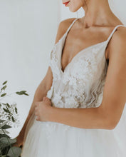 Load image into Gallery viewer, Lovely Handmade Flowers V-neck Tulle Backless Wedding Dresses
