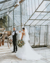 Load image into Gallery viewer, Lovely Handmade Flowers V-neck Tulle Backless Wedding Dresses
