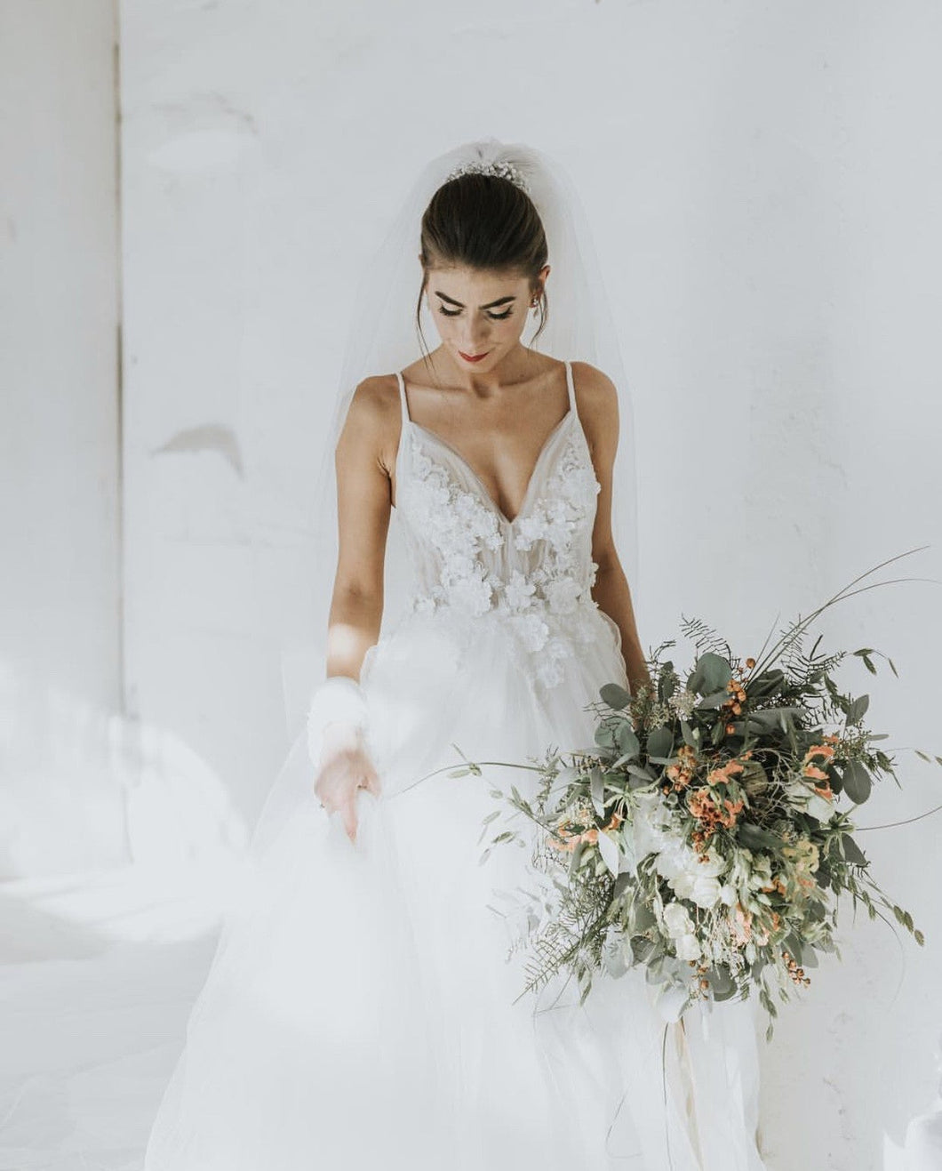 Lovely Handmade Flowers V-neck Tulle Backless Wedding Dresses-alinanova