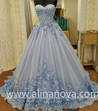 Load image into Gallery viewer, Lovely Lace Appliques Sweetheart Ball Gown Dress
