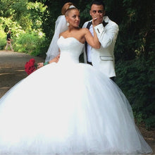 Load image into Gallery viewer, Luxurious Sequins Beaded Tulle Sweetheart Wedding Dresses Ball Gowns
