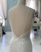 Load image into Gallery viewer, Mermaid V Neck Wedding Dress Lace Embroidery
