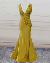 Load image into Gallery viewer, Mermaid V Neck Ruched Bridesmaid Dresses
