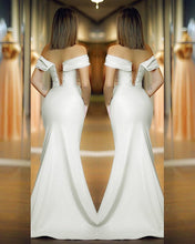 Load image into Gallery viewer, Lace Up Back Mermaid Wedding Dress
