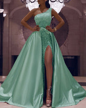 Load image into Gallery viewer, Mint Green Prom Dresses
