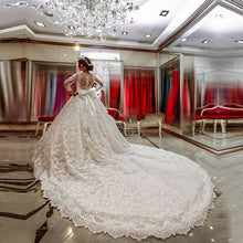 Load image into Gallery viewer, 8901 Wedding Dresses Bow Back
